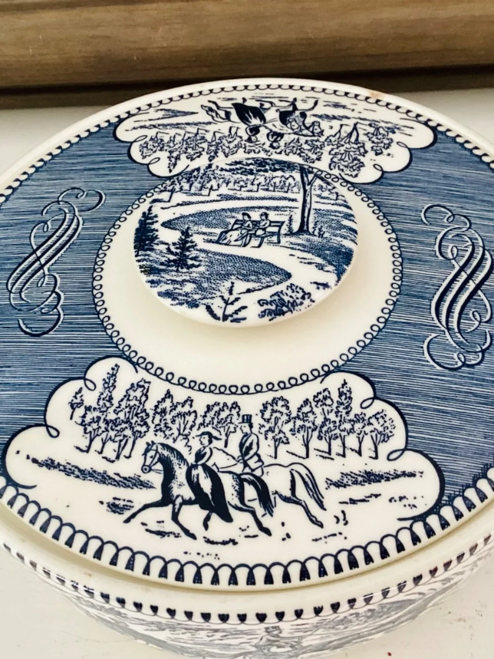 Vintage Royal Currier & Ives Blue Ironstone Scene Ctr 1.25 QT Covered Casserole